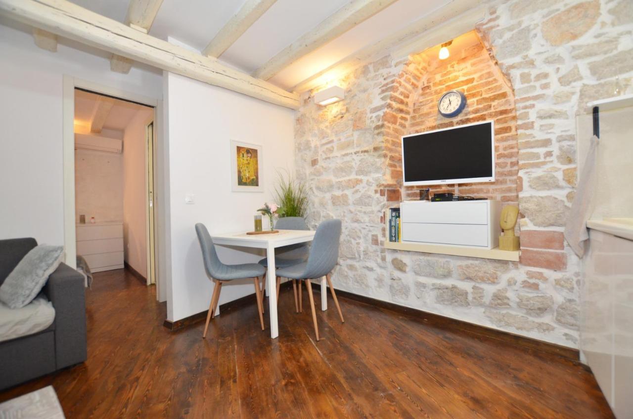 Pisinium Apartment Rovinj Extérieur photo